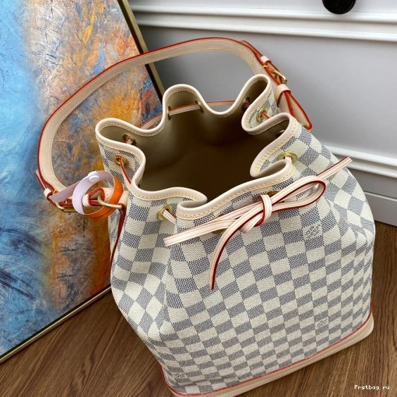 First bag ru LOUIS NOÉ VUITTON 0806